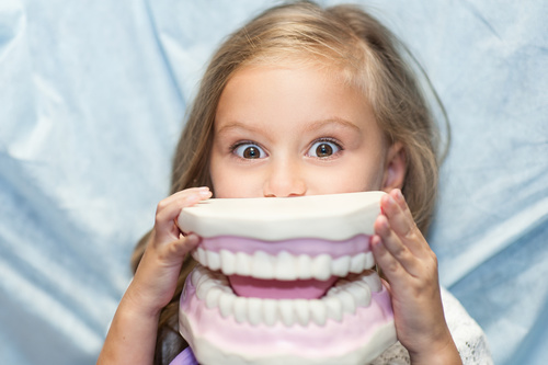 kid-friendly dentist vaughan little girl smiling